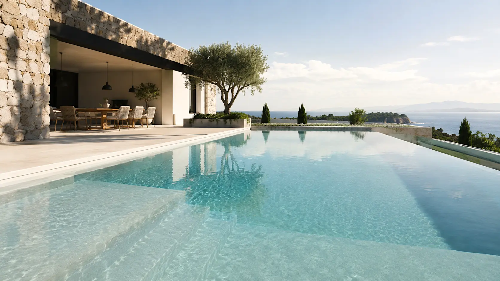 Piscina de diseño con revestimiento continuo pulido Arelite Polish en vivienda contemporánea